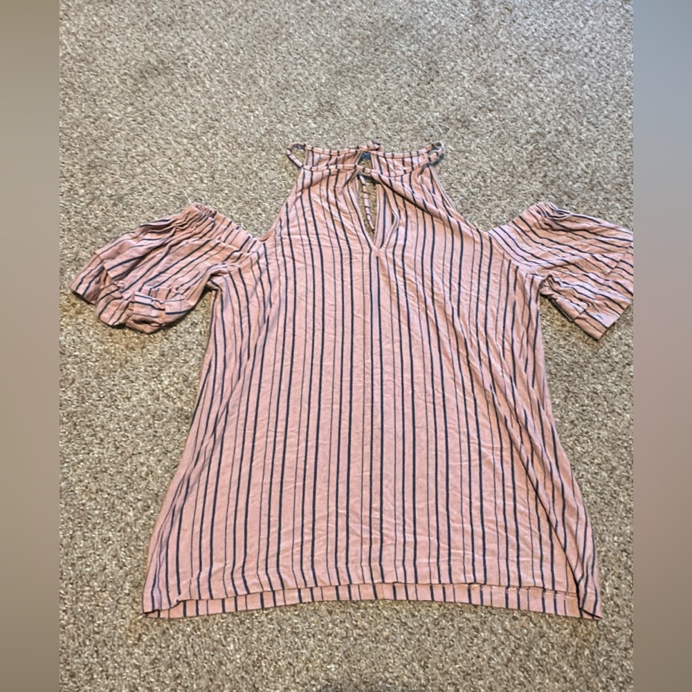 Women’s American Eagle top